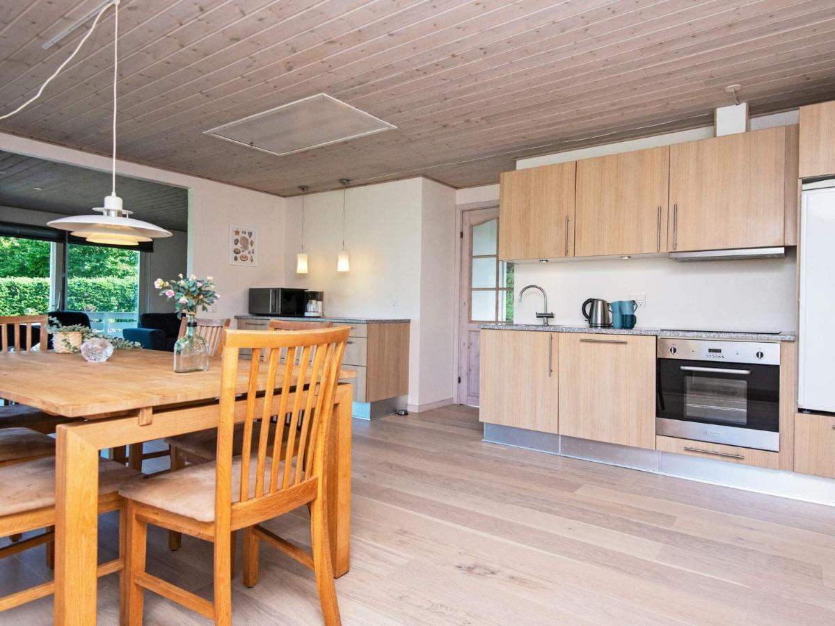 4 Person Holiday Home In B Rkop Børkop Exteriör bild